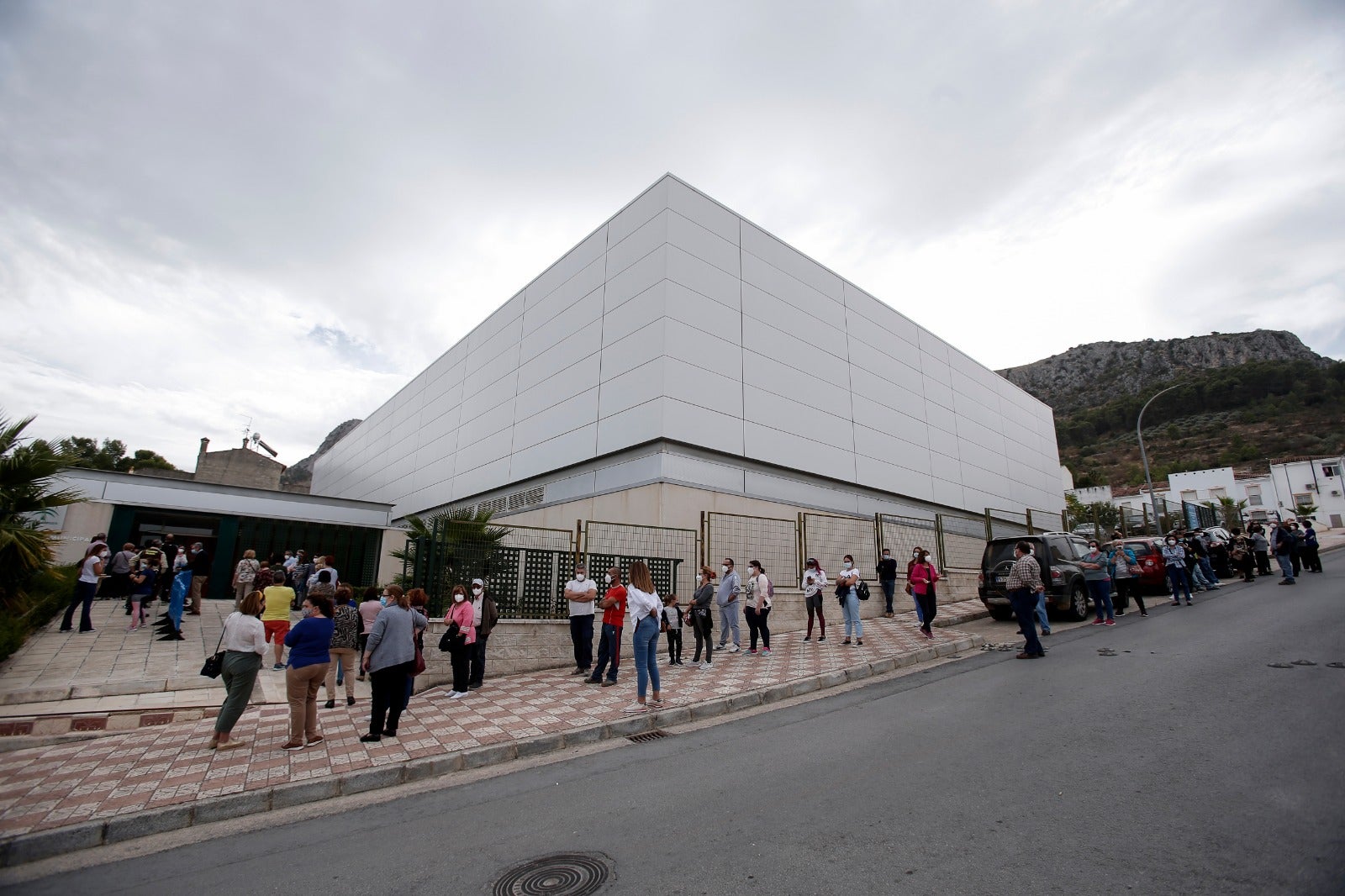 Un cribado masivo para detectar nuevos casos de coronavirus entre la población. Se ha citado a un total de 330 vecinos de manera voluntaria en el pabellón polideportivo municipal