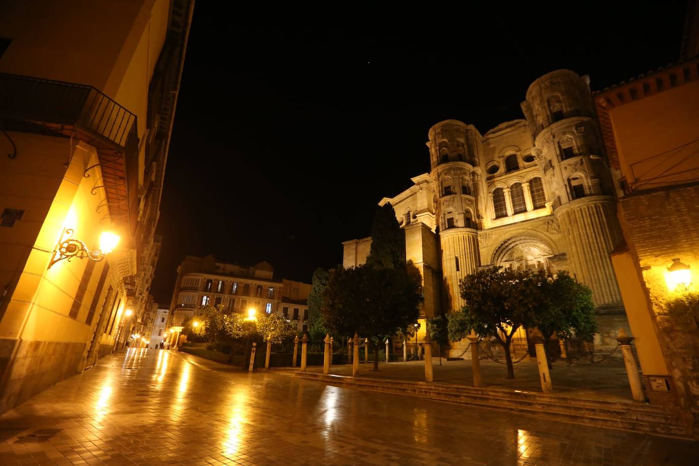 La primera noche de toque de queda en Málaga. 