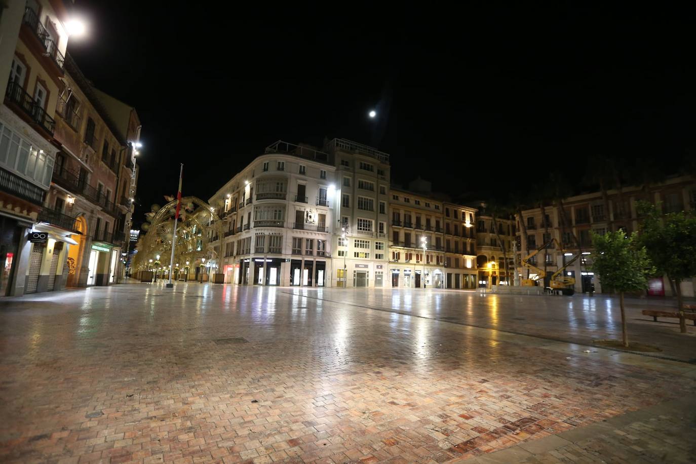 La primera noche de toque de queda en Málaga. 