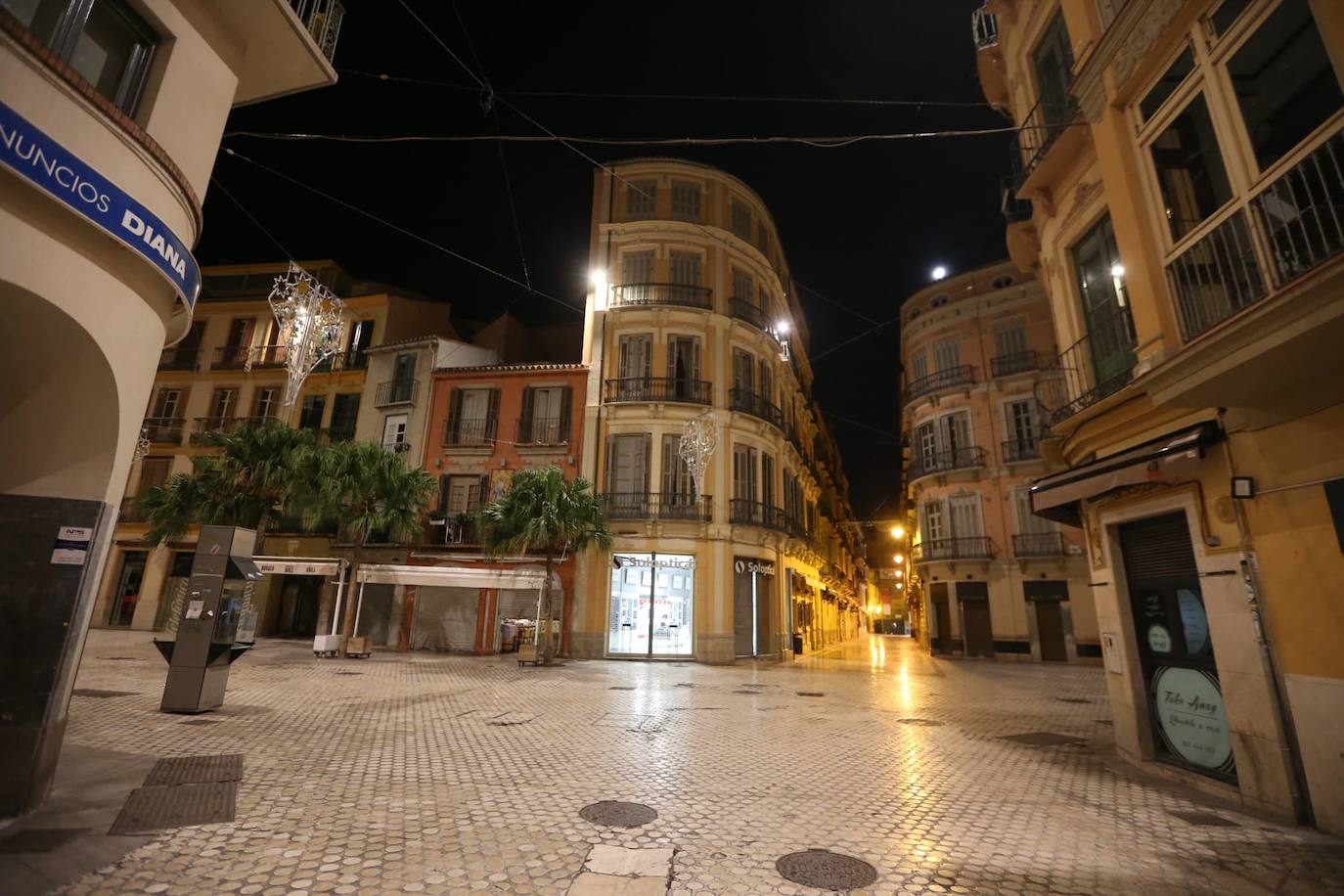 La primera noche de toque de queda en Málaga. 