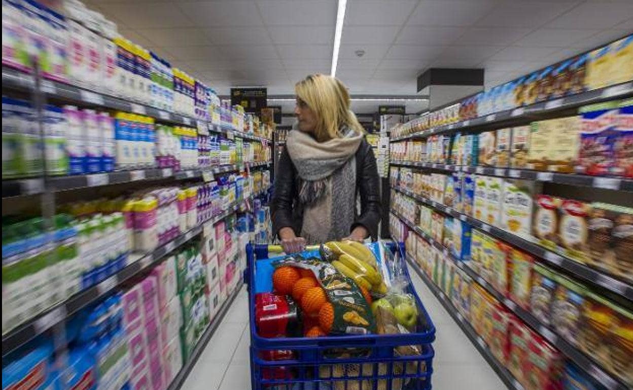 La lista de los supermercados más caros y más baratos, según la OCU