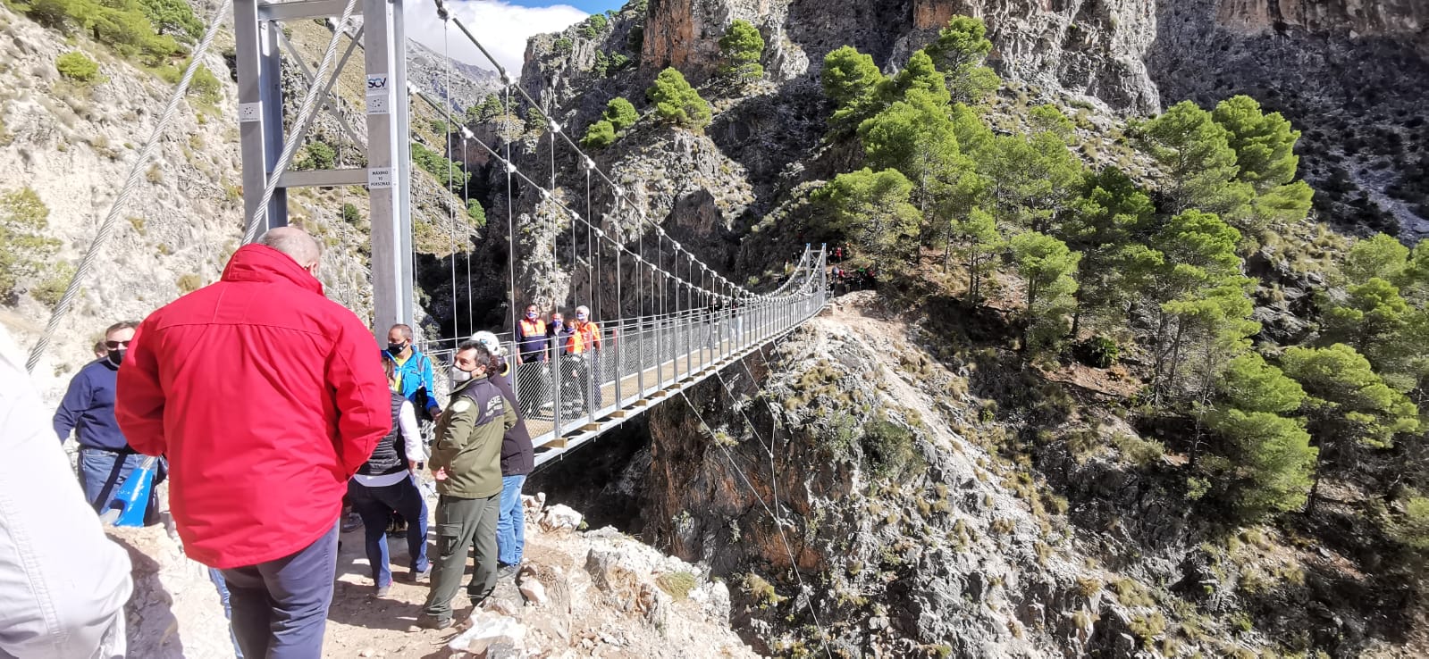 Así es el espectacular puente colgante de El Saltillo, una pasarela de 52 metros de largo situada a 62 metros de altura 