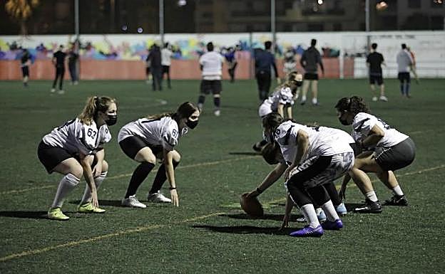 Imagen principal - Las Valkirias se preparan para su debut nacional