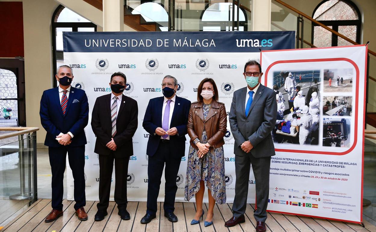 Julio Andrade, Jesús Miranda, José Ángel Narváez, Patricia Navarro y Carlos Bautista, en la apertura de las jornadas. 