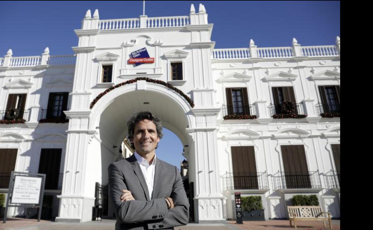 Javier Mendizábal lleva siete meses en el cargo y procede del mundo hotelero. 