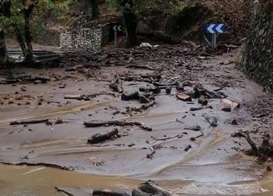 Imagen secundaria 1 - Carretera de Igualeja a Pujerra y zona de Navares y Tejares en Ronda, este jueves. 