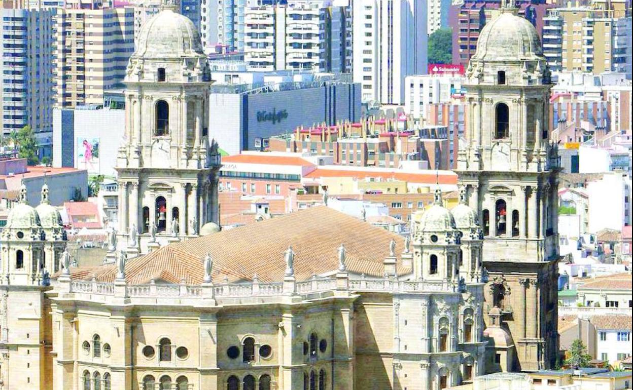 Recreación de la Catedral con el tejado y la torre que le falta. 