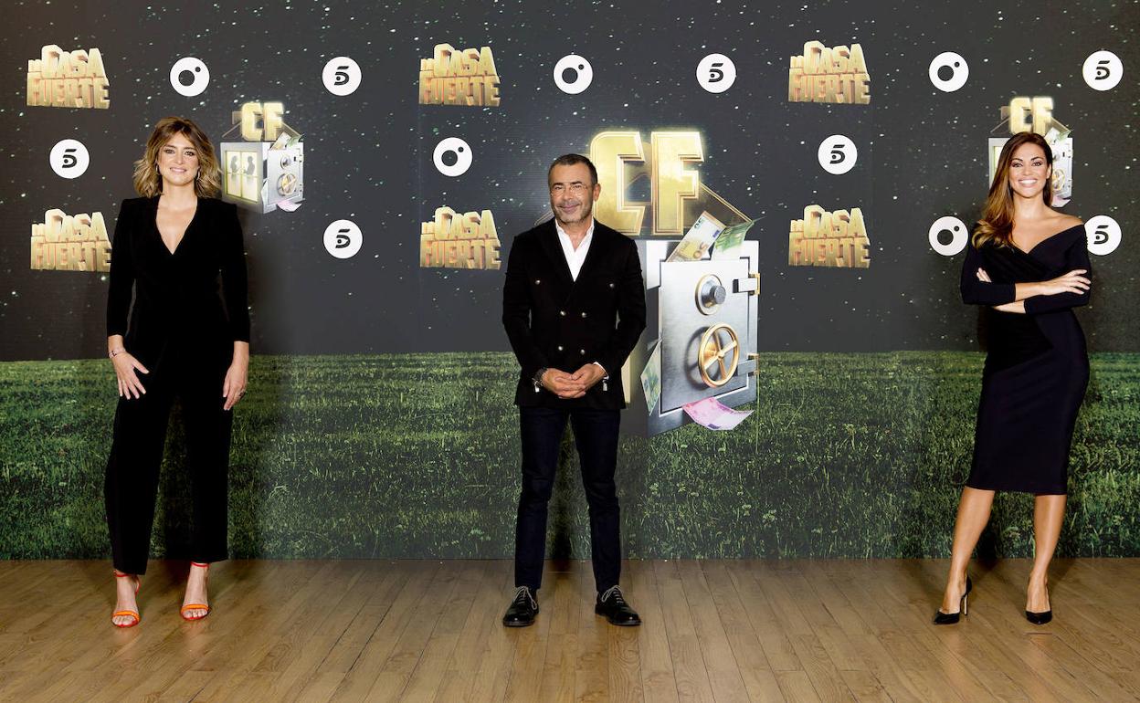 Sandra Barneda, Jorge Javier Vázquez y Lara Álvarez, presentadores de 'La casa fuerte'.