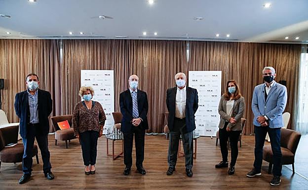 Los participantes antes del encuentro. 