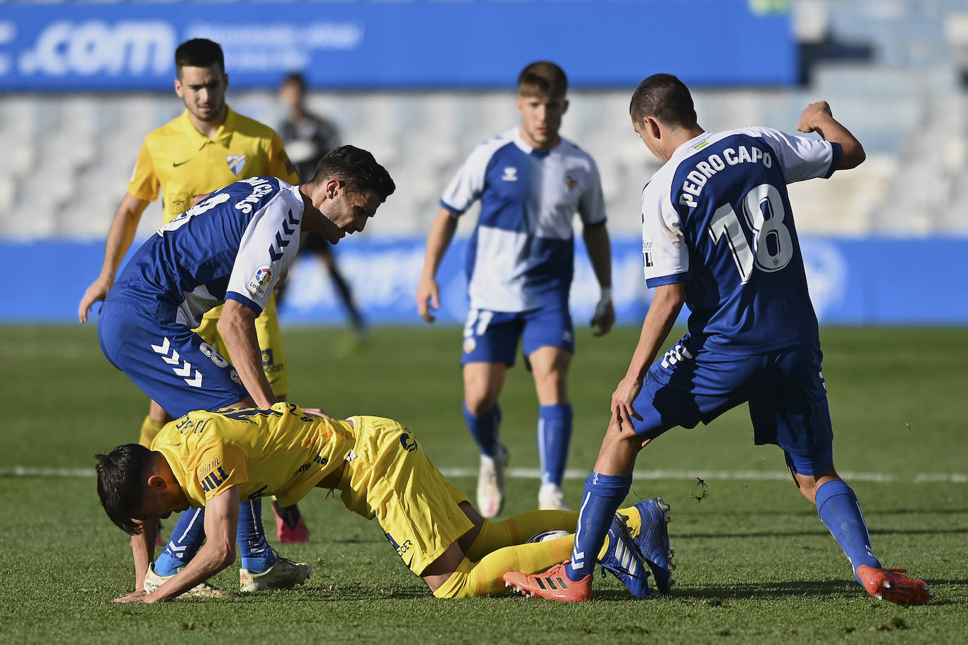 Fotos: Las imágenes del partido del Málaga en Sabadell