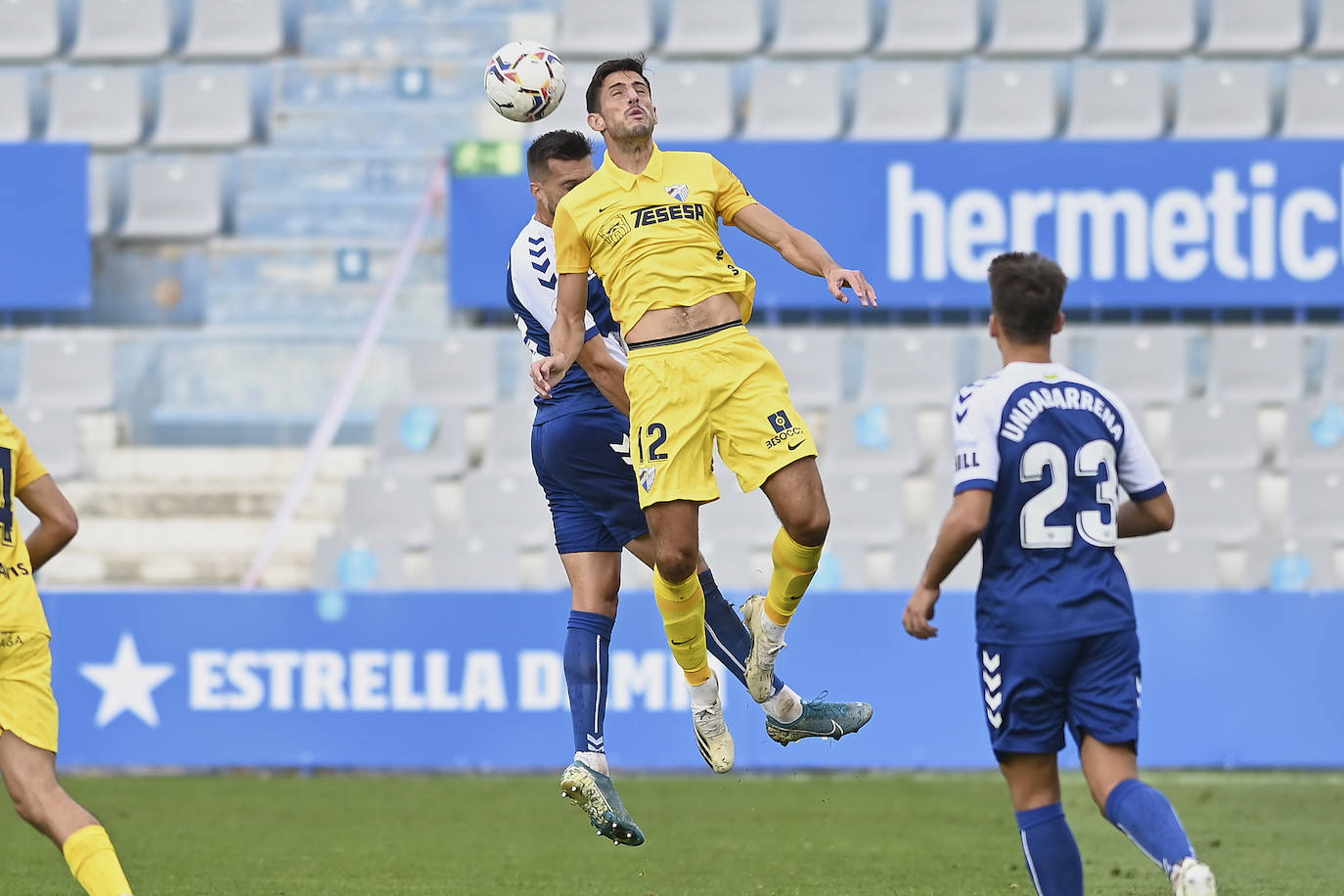 Fotos: Las imágenes del partido del Málaga en Sabadell