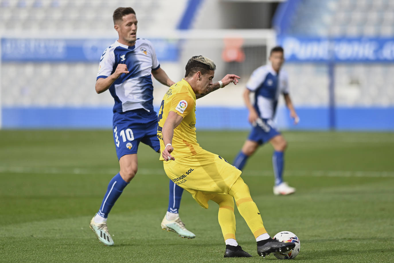 Fotos: Las imágenes del partido del Málaga en Sabadell