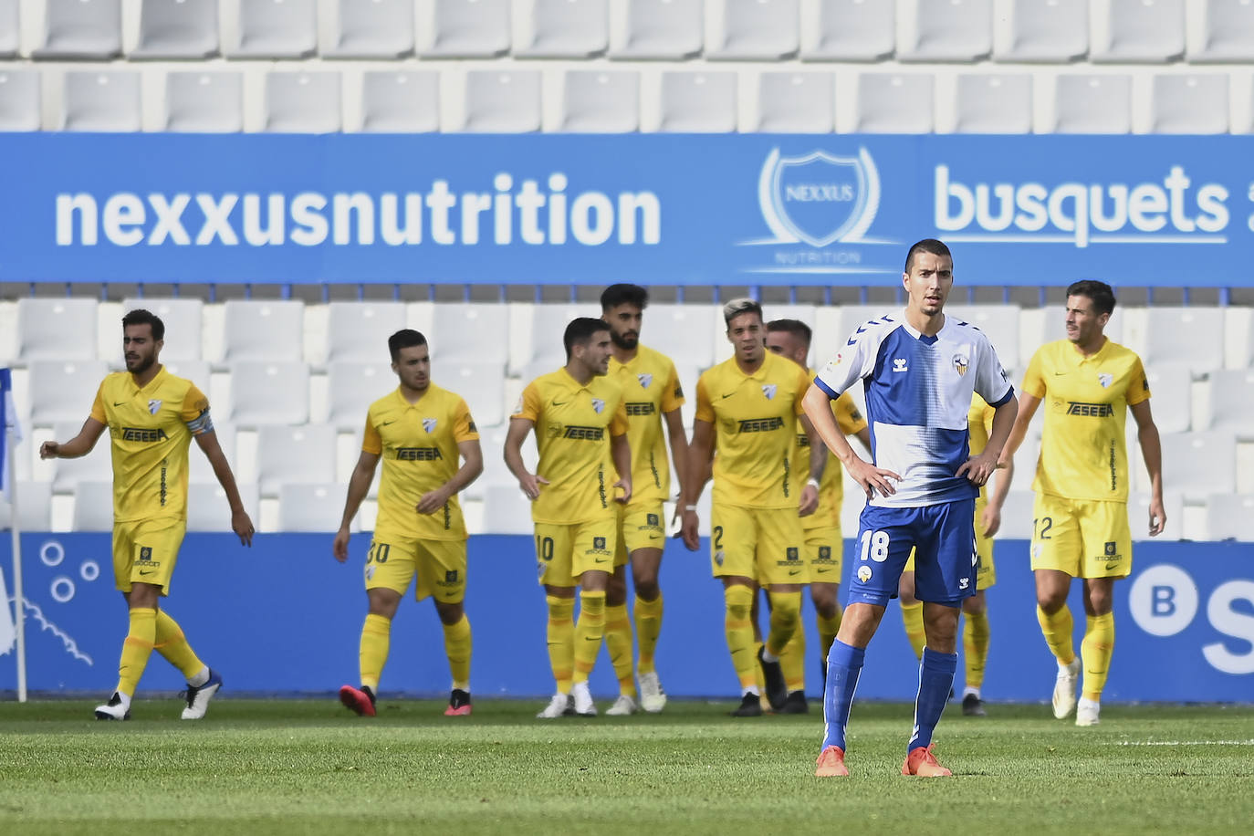 Fotos: Las imágenes del partido del Málaga en Sabadell