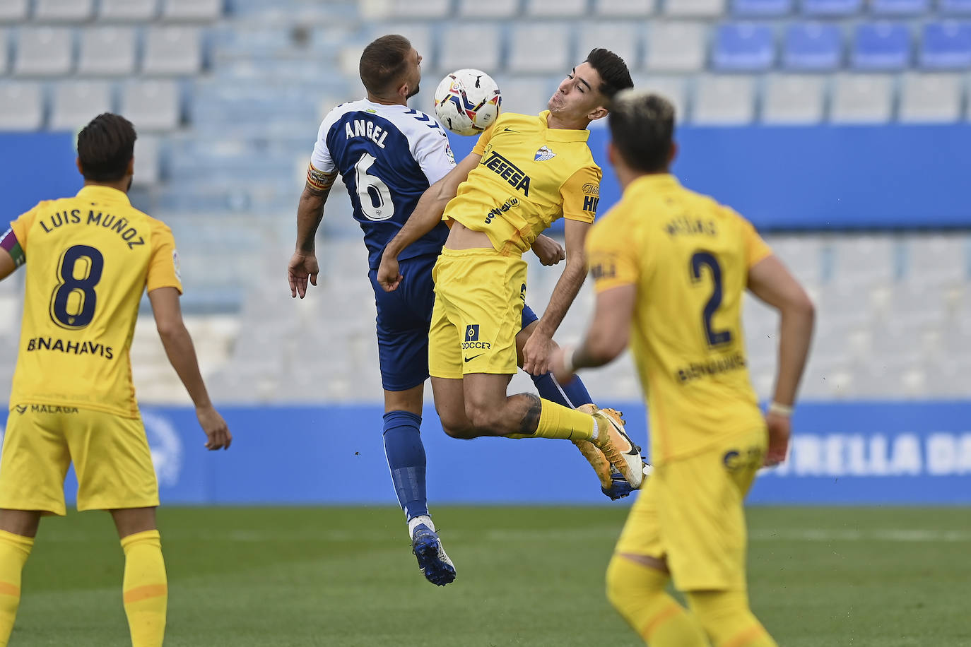 Fotos: Las imágenes del partido del Málaga en Sabadell