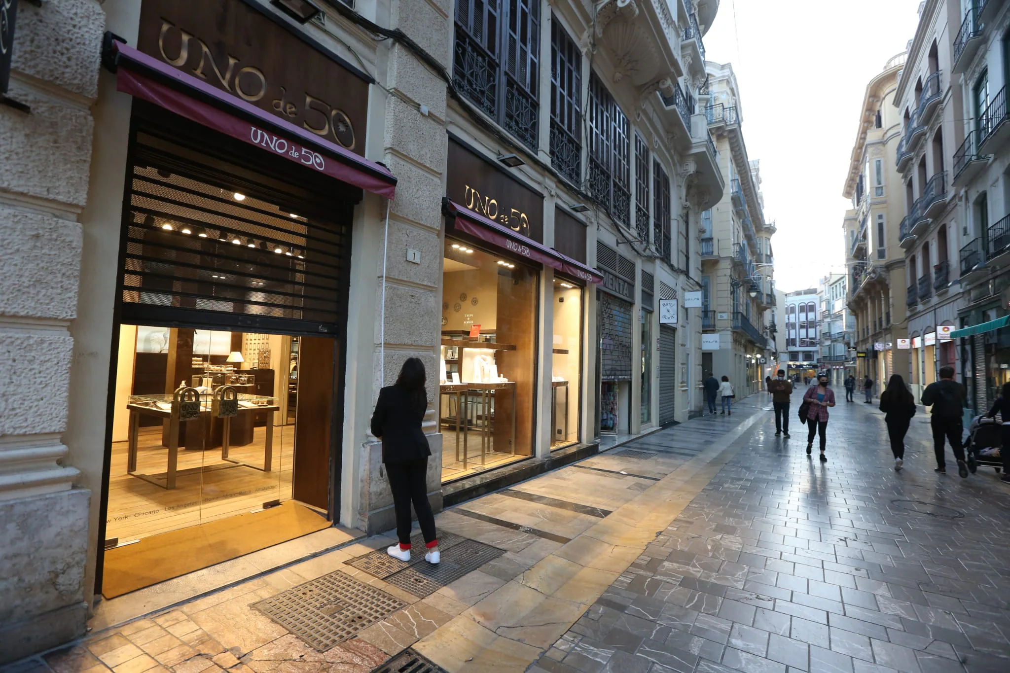 El cierre de los comercios en Málaga deja un Centro mudo y de calles vacías