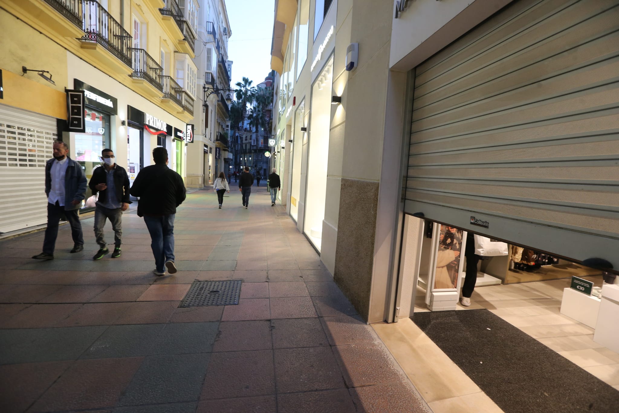 El cierre de los comercios en Málaga deja un Centro mudo y de calles vacías