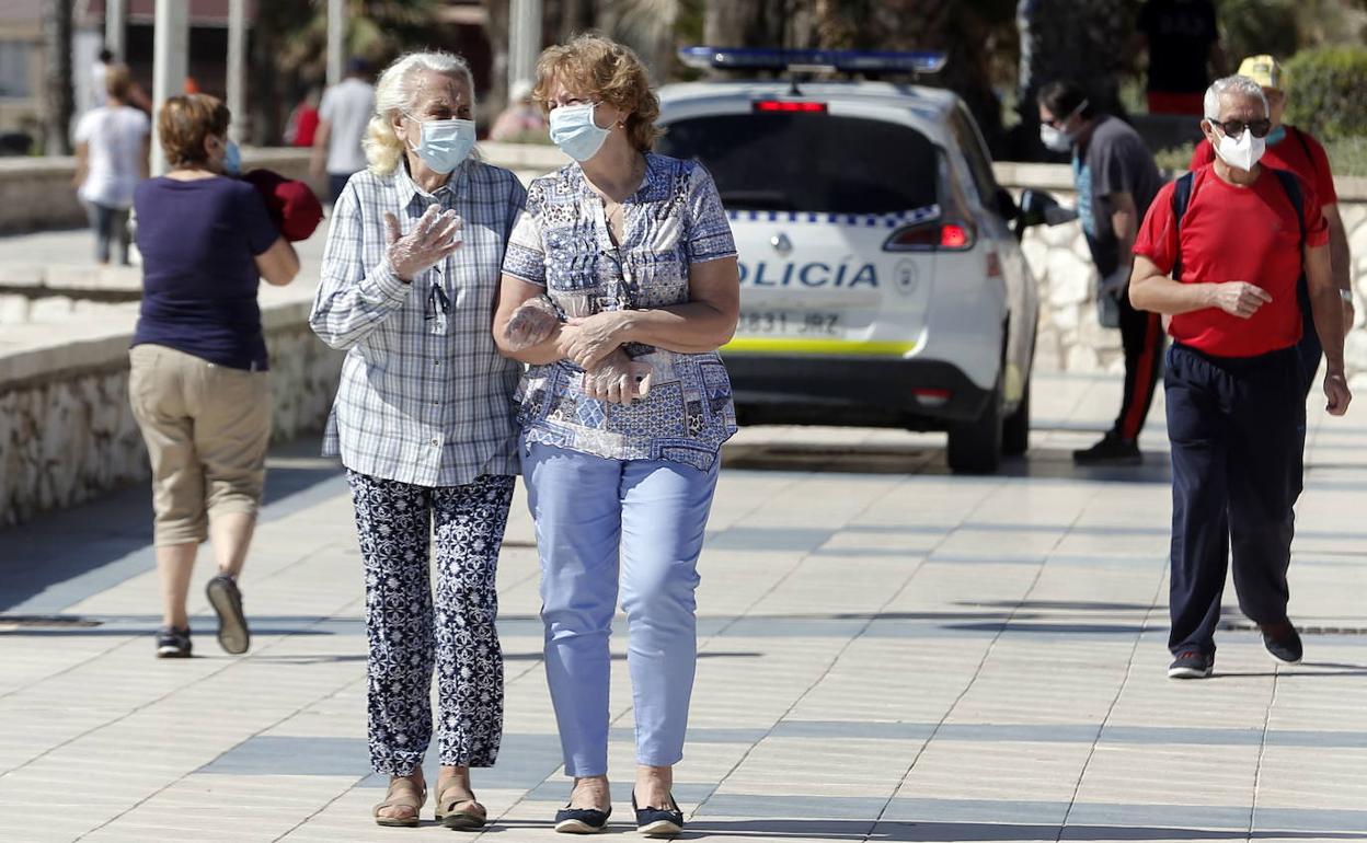 El Gobierno reconoce la transmisión del coronavirus por aerosoles: ¿cómo evitarla?