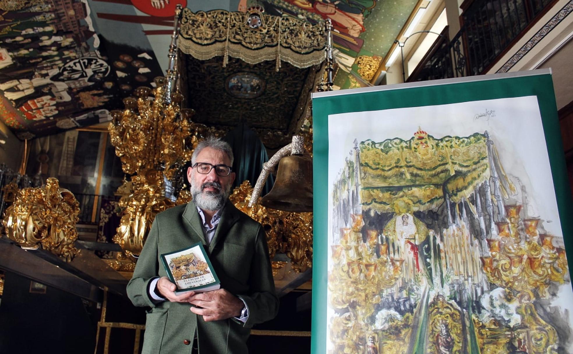 José Miguel López Lechado, en el interior de la Basílica de la Esperanza, donde el libro ya está a la venta.