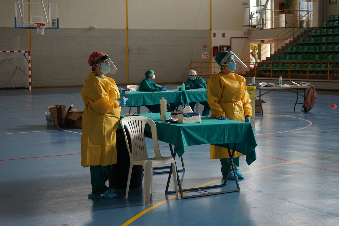 400 vecinos se someten a las pruebas voluntarias convocadas por la Junta para determinar la incidencia del virus tras dos semanas de confinamiento perimetral 