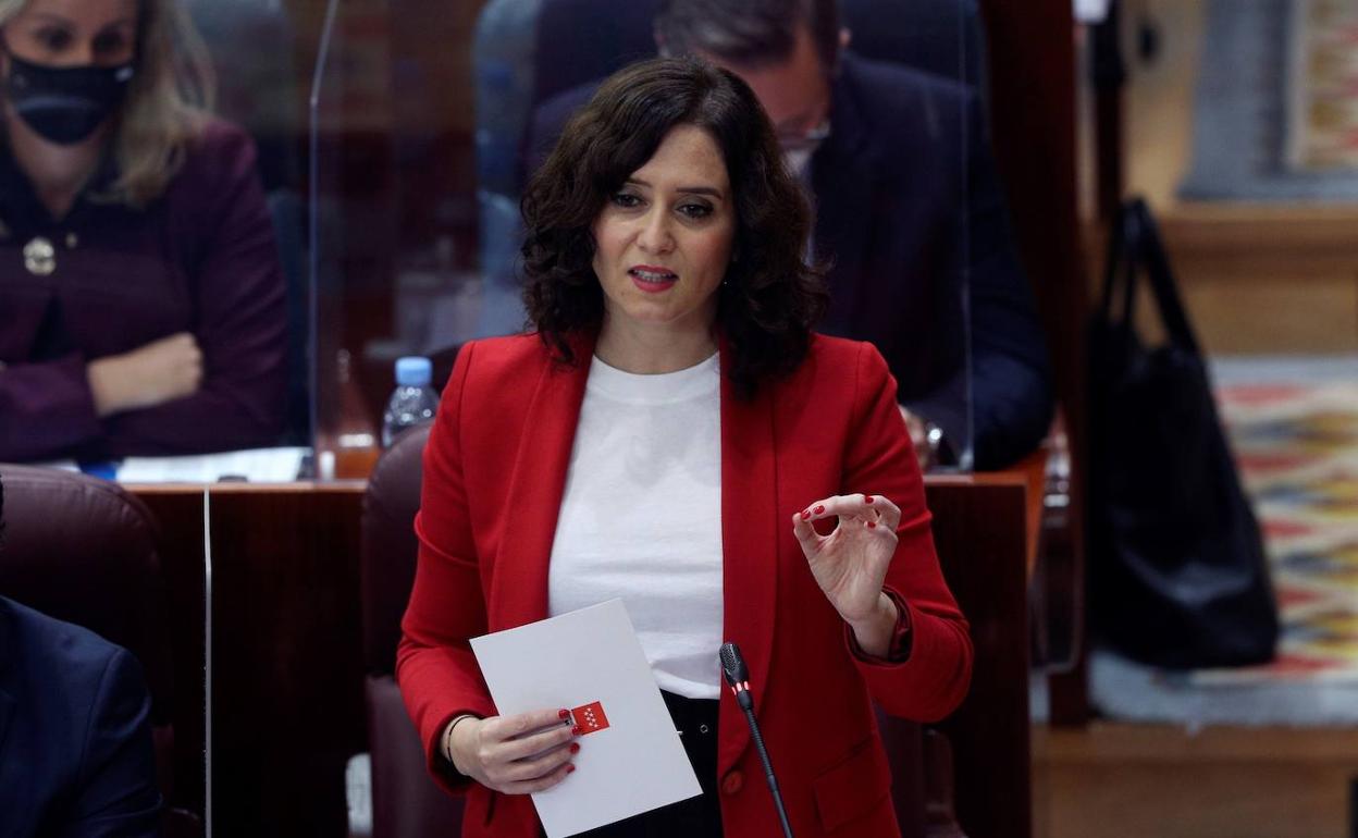 Isabel Díaz Ayuso, presidenta de la Comunidad de Madrid, durante su intervención en el Parlamento regional.