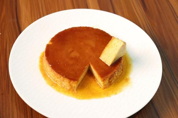 Leche asada de lúcuma (peruana tradicional)