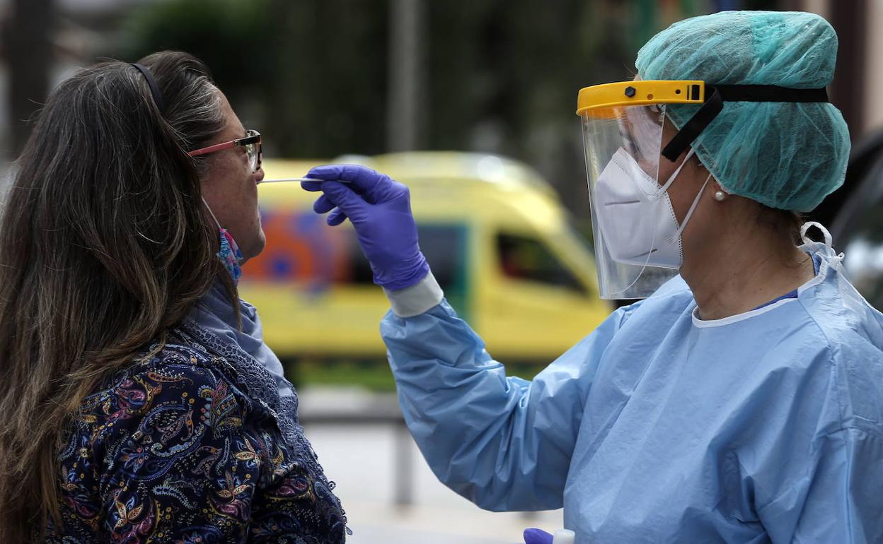 Coronavirus en Málaga: las hospitalizaciones rompen su tendencia al alza por primera vez en una semana