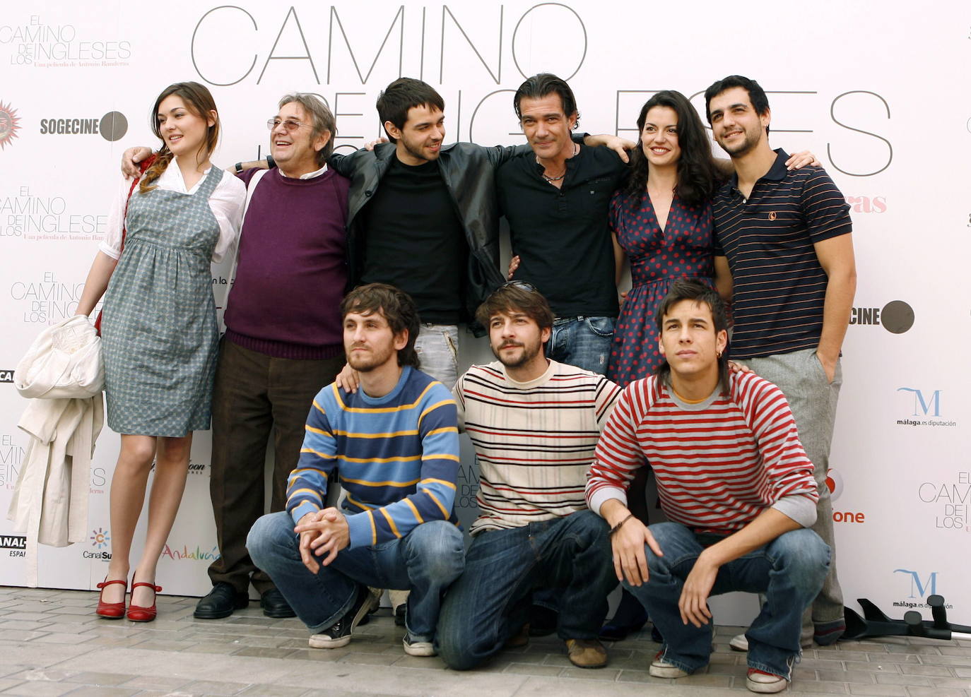 Junto al elenco de 'El camino de los ingleses'.