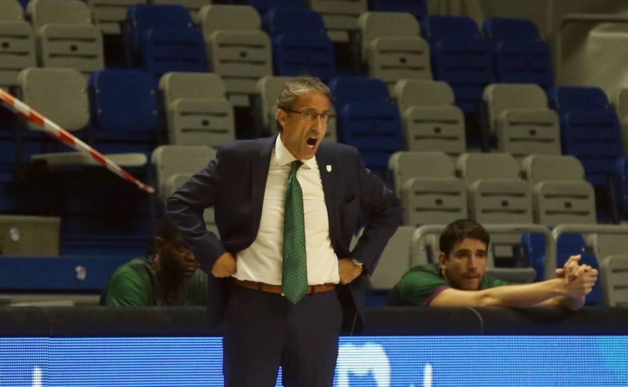 Luis Casimiro, en un momento de tensión del partido. 