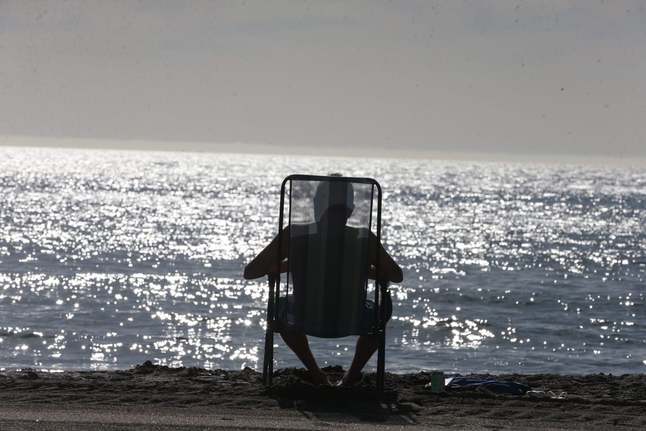 Los termómetros han llegado a los 27 grados y hay quien, incluso, se ha atrevido a darse un chapuzón