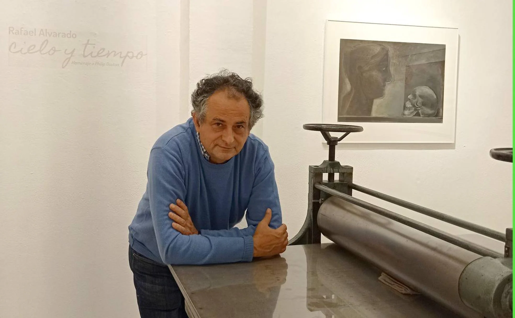 Rafael Alvarado aborda su proceso creativo en la exposición 'Cielo y tiempo' del Taller Gravura. 