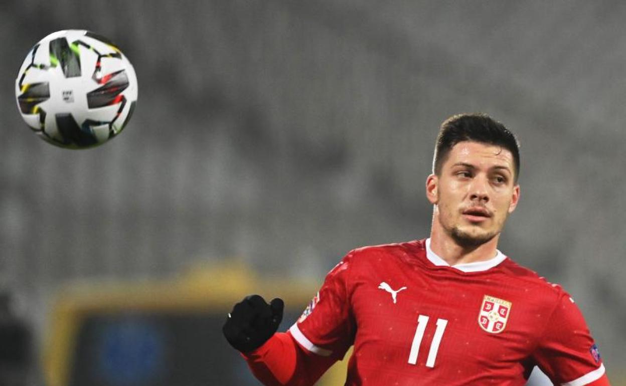 Luka Jovic, durante el partido que enfrentó a Serbia con Rusia. 