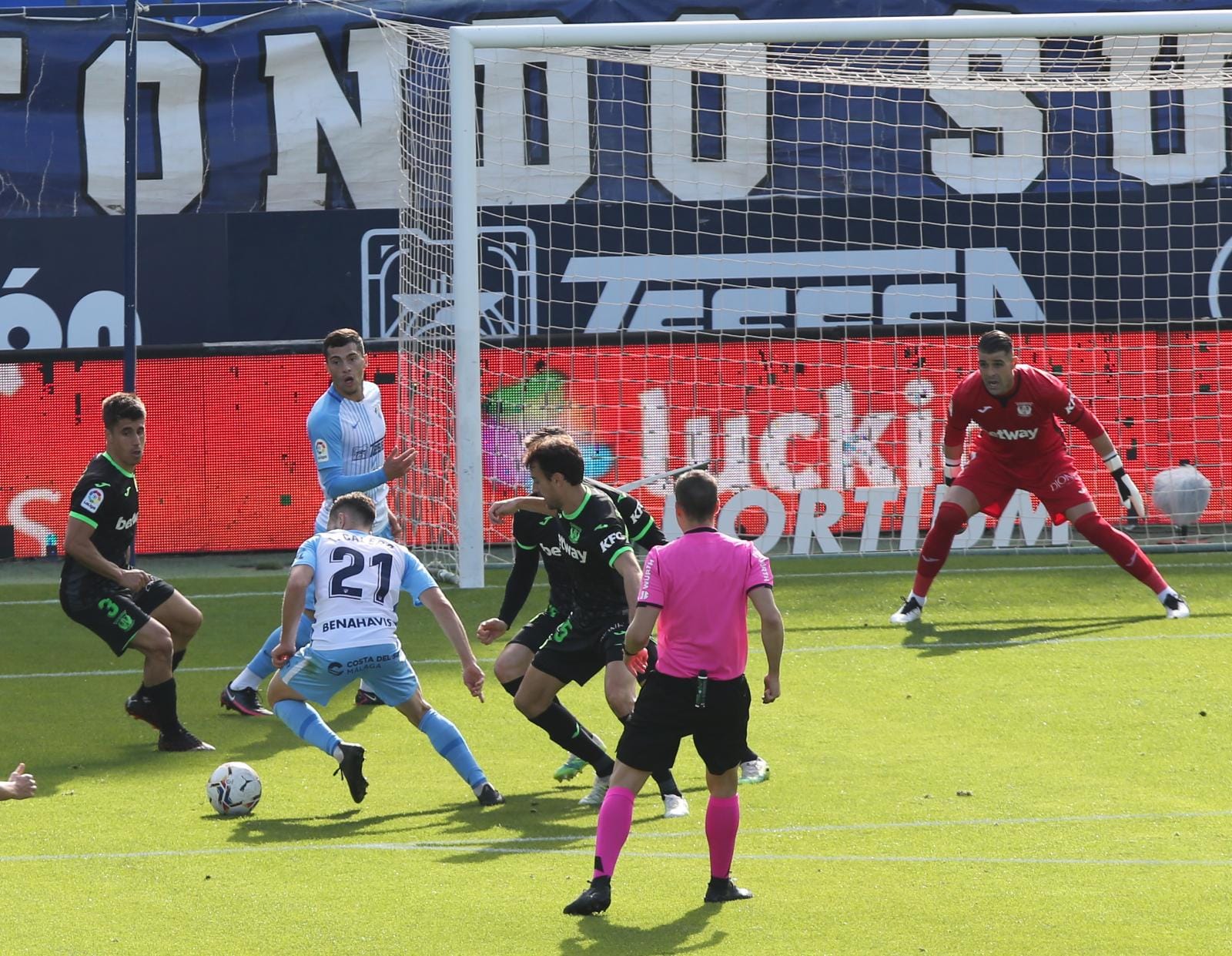 El partido disputado este sábado en La Rosaleda, en fotos.