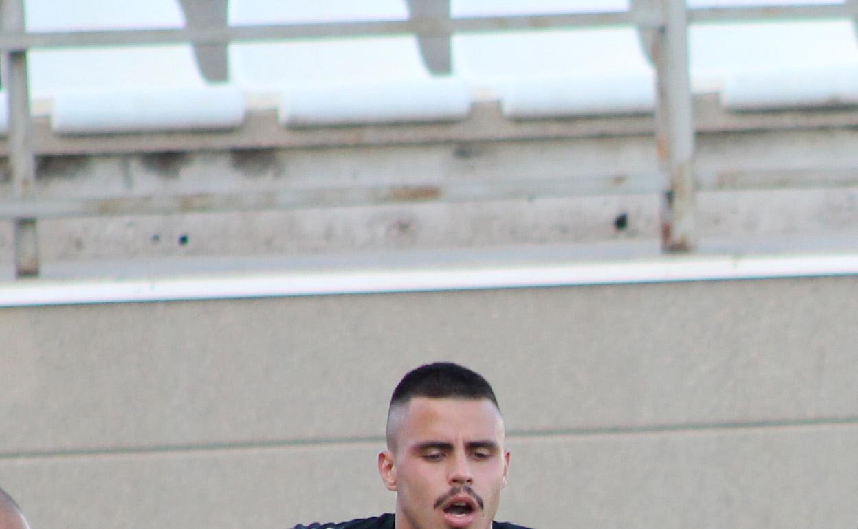 Busquets, Blanco y Quezada, en un entrenamiento del Marbella. 