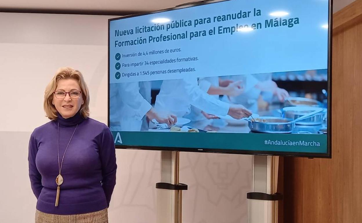 La delegada de Empleo, durante la presentación de los cursos