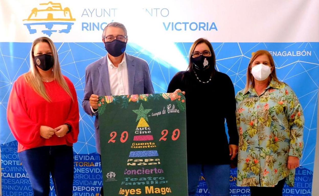 Francsico Salado ha presentado hoy con las ediles Elena Aguilar, Clara Perles y Carmen Cañizares la programación de Navidad. 