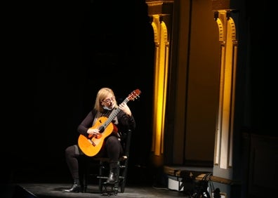 Imagen secundaria 1 - Así cantaba Málaga hace 150 años
