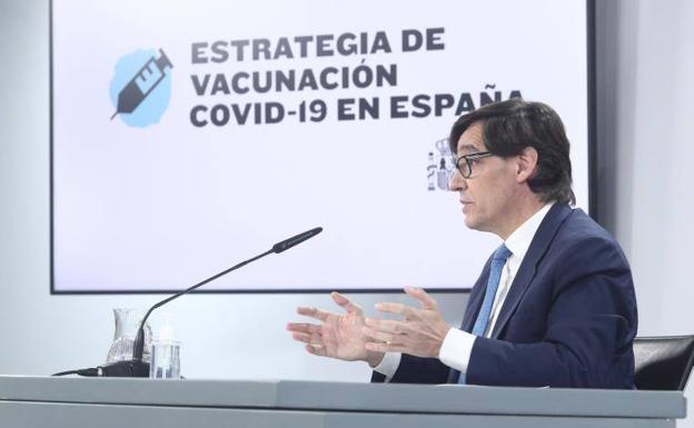 Sanidad anuncia los 15 grupos de población que recibirán la vacuna contra el Covid-19 entre enero y el verano de 2021