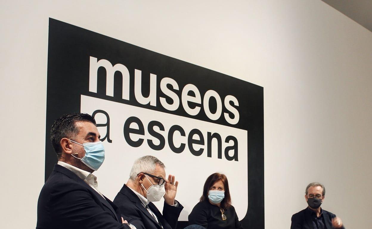  José María Luna, José Lebrero, Pilar Ruiz-Rosa, Juan Antonio Vigar y Javier Ferrer, durante el debate, celebrado en el Museo Picasso. 