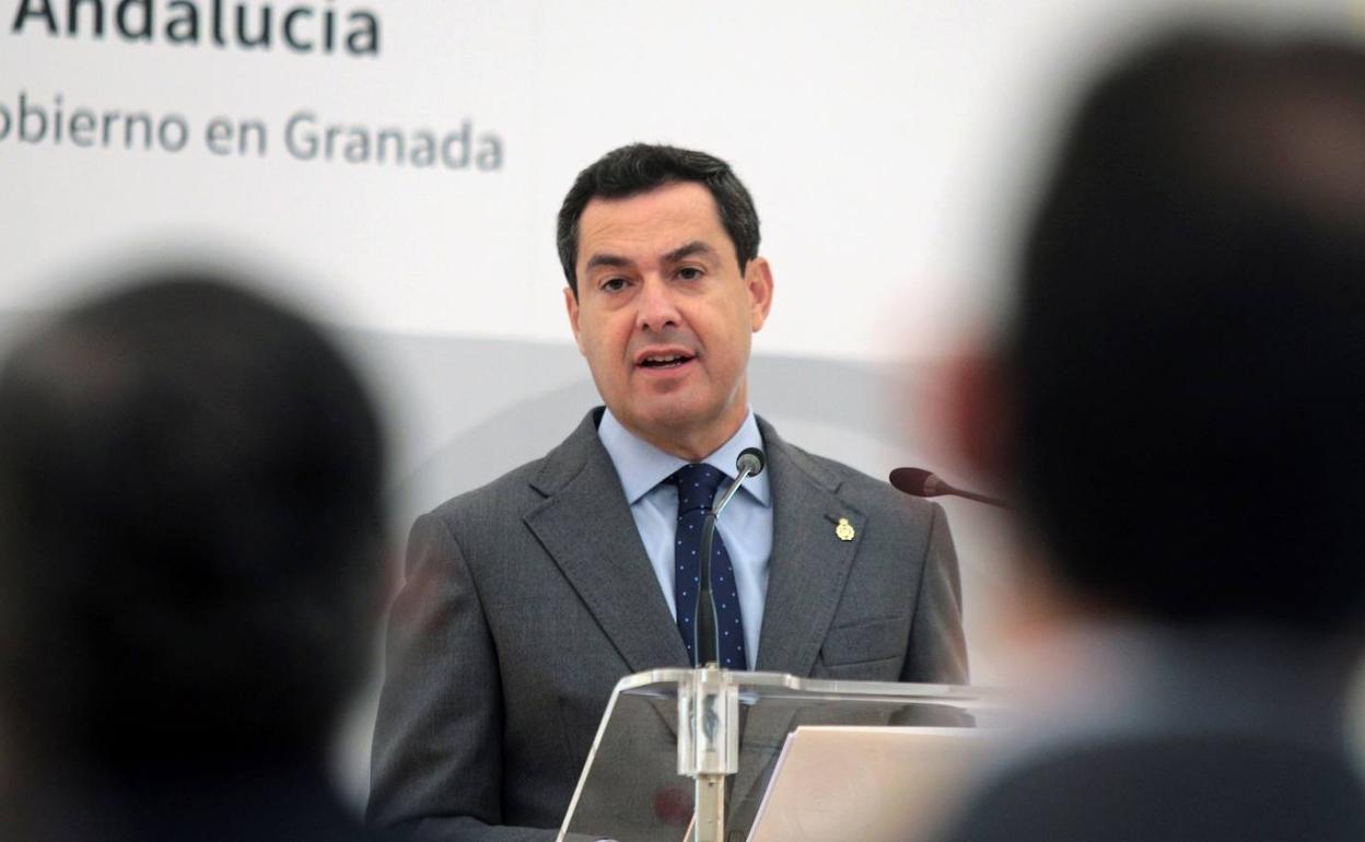 Moreno durante la comparecencia tras la reunión este domingo en Granada del Comité Territorial de Alertas de Salud Pública de Alto Impacto