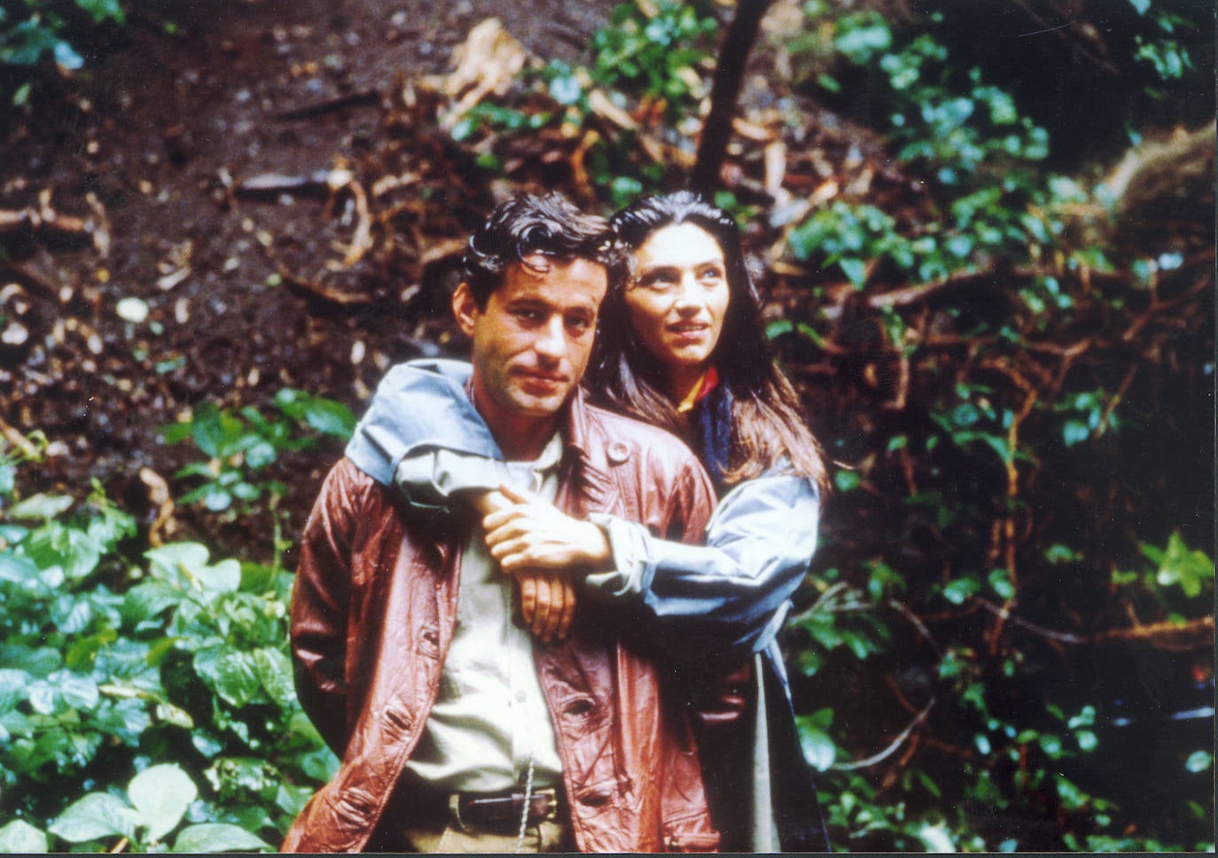 1990. Angela Molina y Joaquim de Almeida en la película 'Sandino'