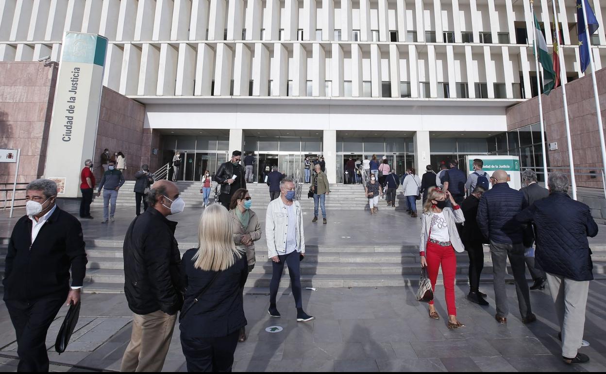 Entrada de la Ciudad de la Justicia de Málaga. 