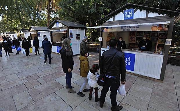 Fría jornada de compras en Málaga