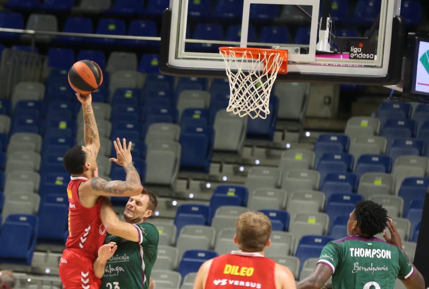 Victoria clara el Unicaja ante el UCAM Murcia