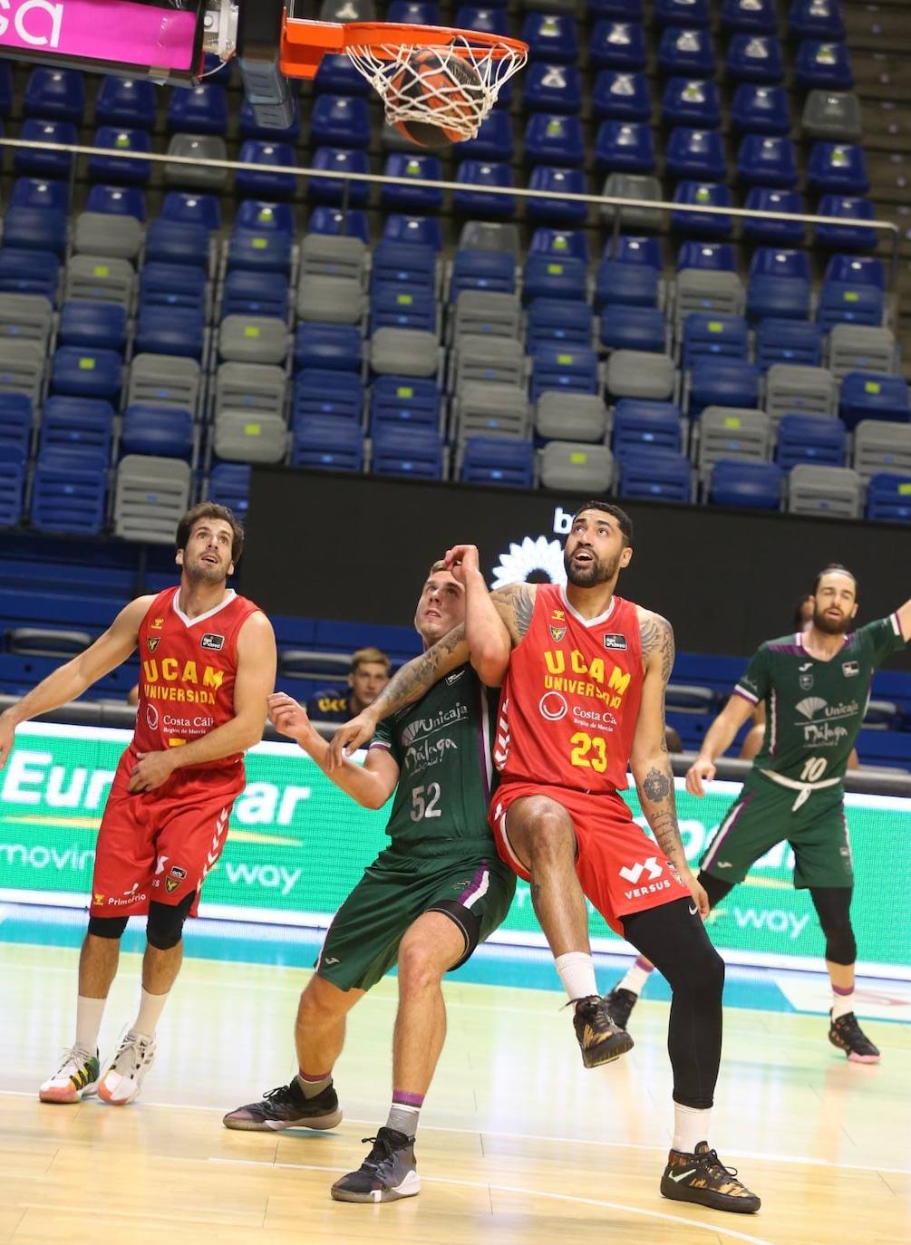Victoria clara el Unicaja ante el UCAM Murcia
