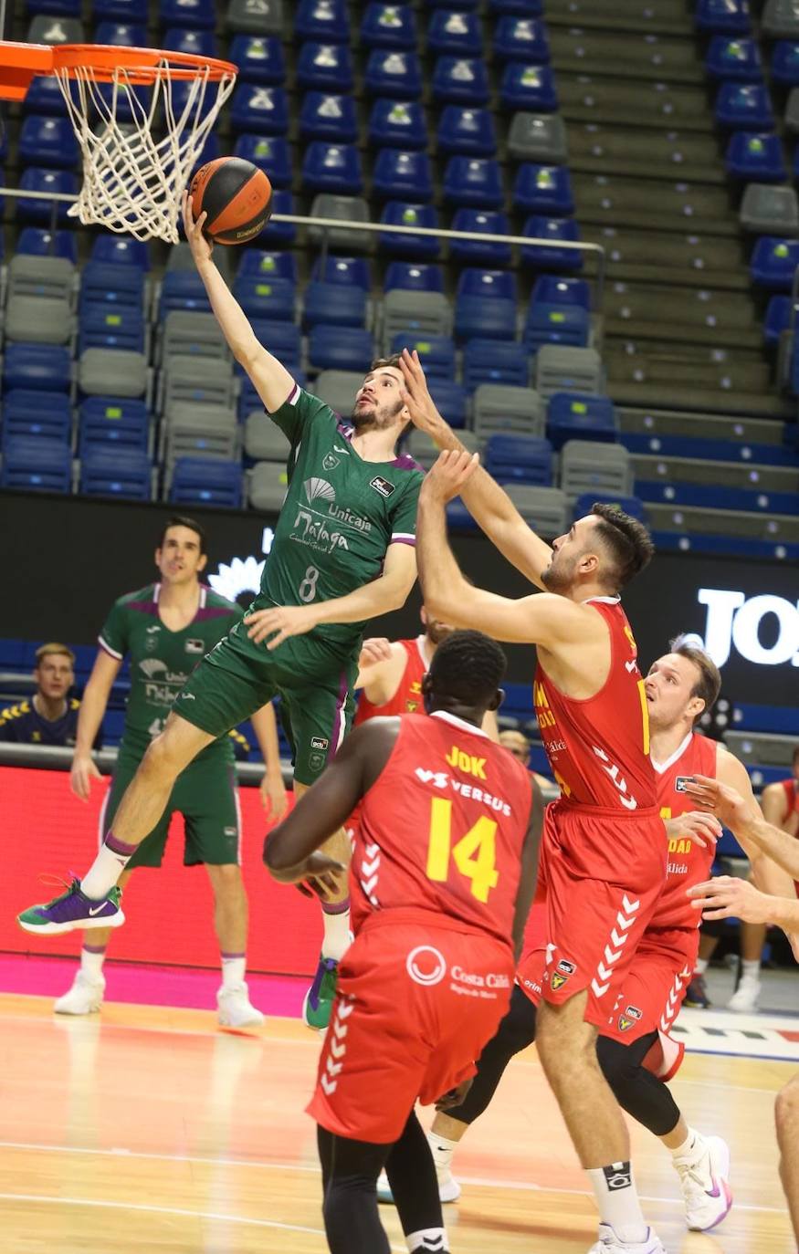 Victoria clara el Unicaja ante el UCAM Murcia