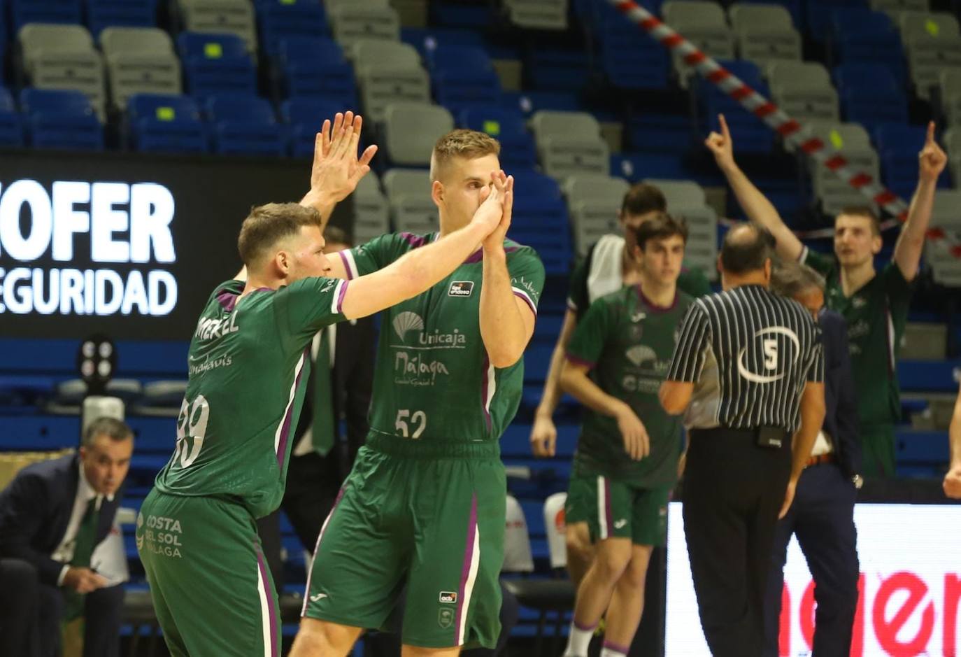 Victoria clara el Unicaja ante el UCAM Murcia