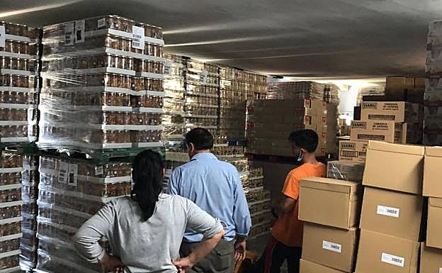 OSAH ha llegado a repartir más de un millon y medio de kilos de alimentos este 2020, un 300% más que el año pasado. 