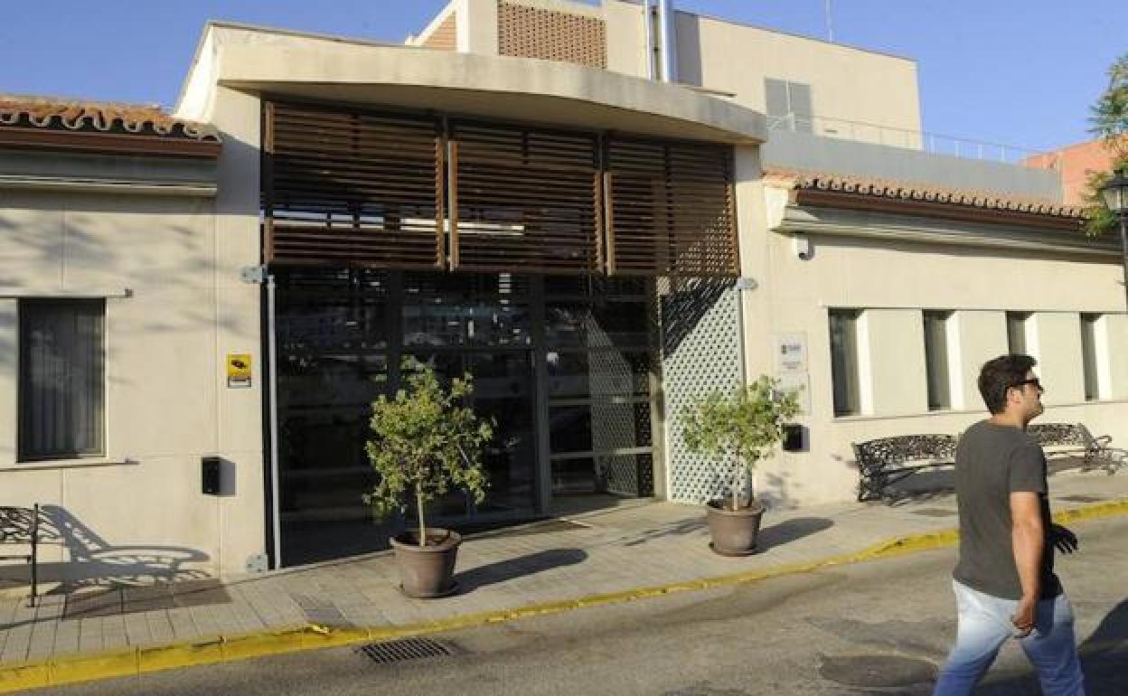 La residencia Domus VI está ubicada en la localidad de Guaro. 