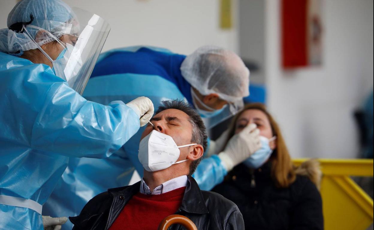 Los contagios por covid siguen en aumento en Andalucía con 1.359 nuevos casos en las últimas 24 horas