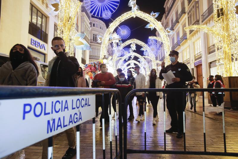 El cierre de bares y restaurantes reduce a partir de las seis la afluencia al Centro en el primer día con movilidad entre municipios